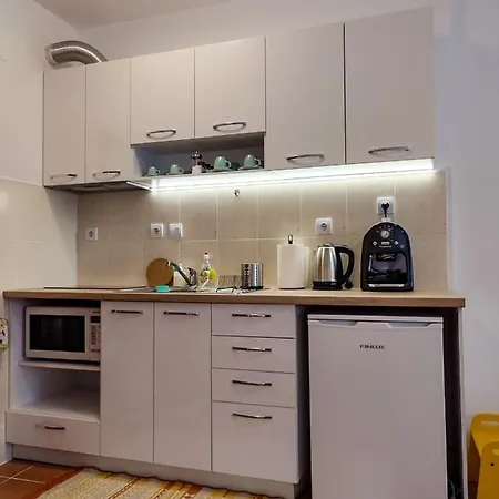 And - Semiramida Gardens 아파트