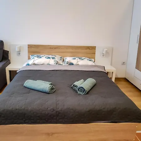 And - Semiramida Gardens Borovec