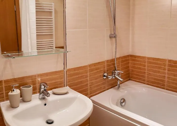 And - Semiramida Gardens Apartament Borowec