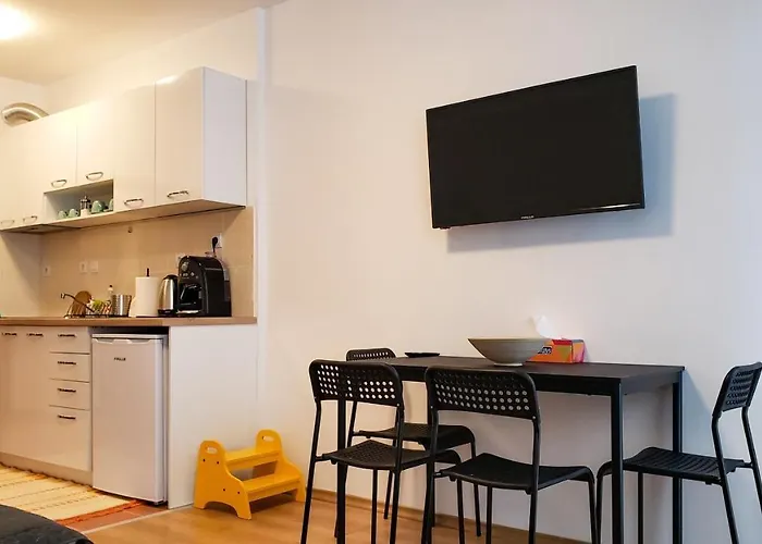 And - Semiramida Gardens