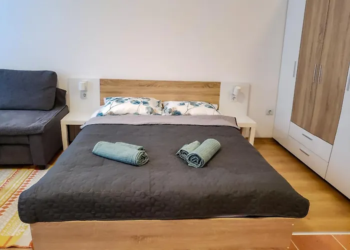 And - Semiramida Gardens Borowec